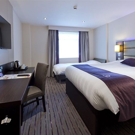 Premier Inn Newbury Town Centre 外观 照片